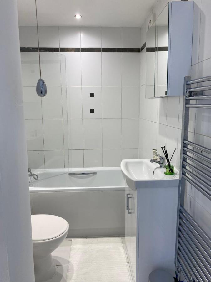 Central Leeds Townhouse With Private Roof Garden Sleeps 4 Екстериор снимка