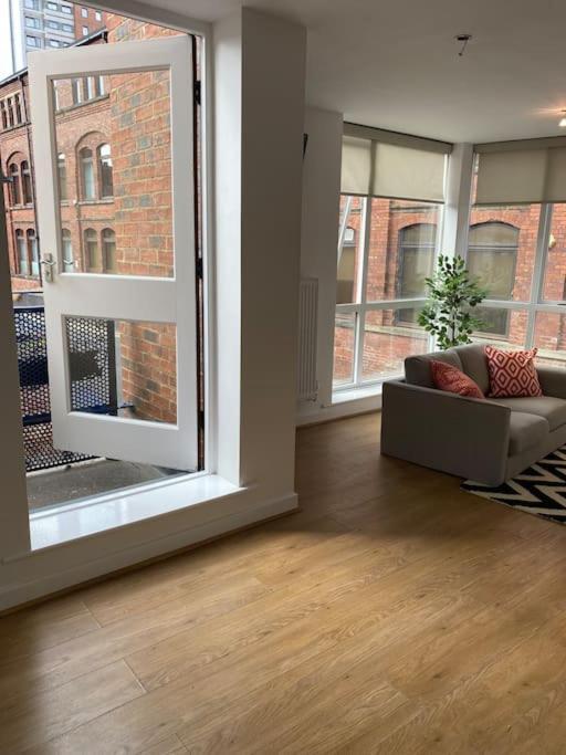 Central Leeds Townhouse With Private Roof Garden Sleeps 4 Екстериор снимка