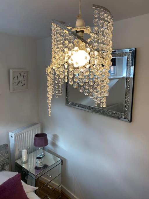 Central Leeds Townhouse With Private Roof Garden Sleeps 4 Екстериор снимка